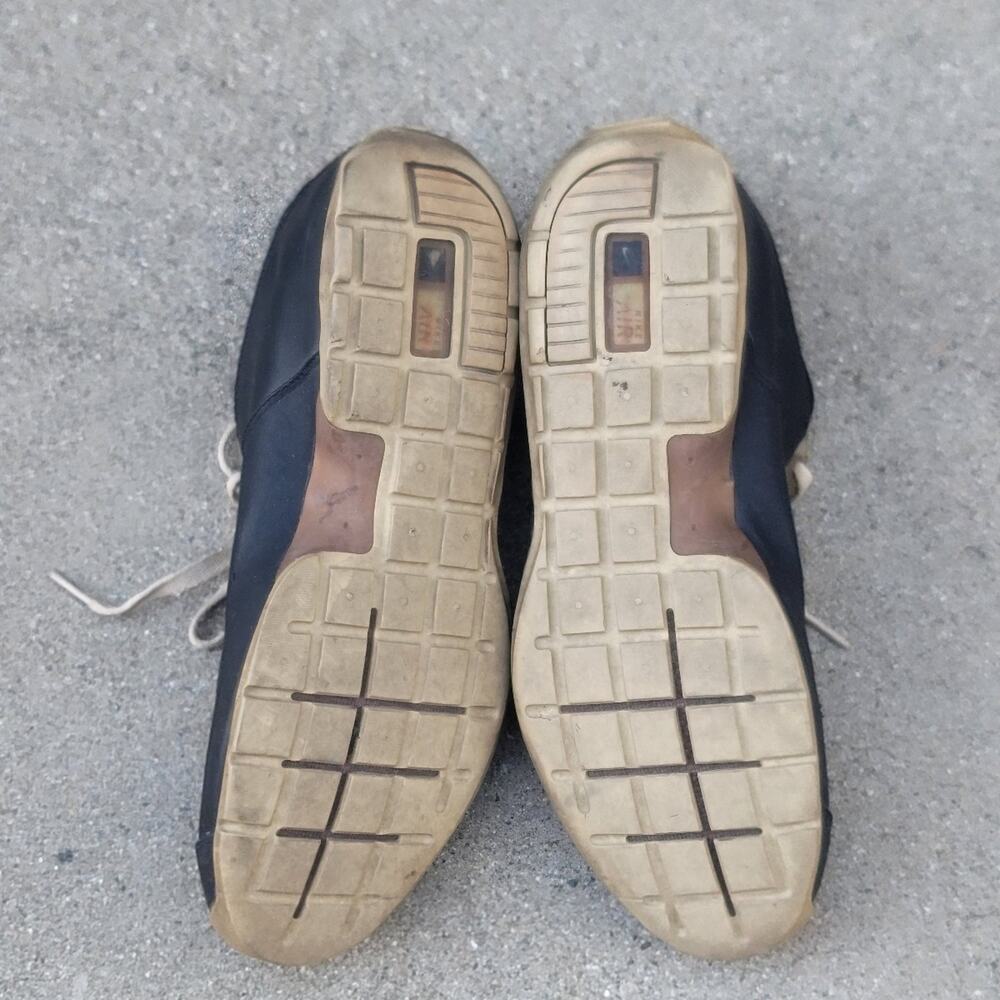 Nike Air Trance Low Leather Shoes - Picture 5 of 7
